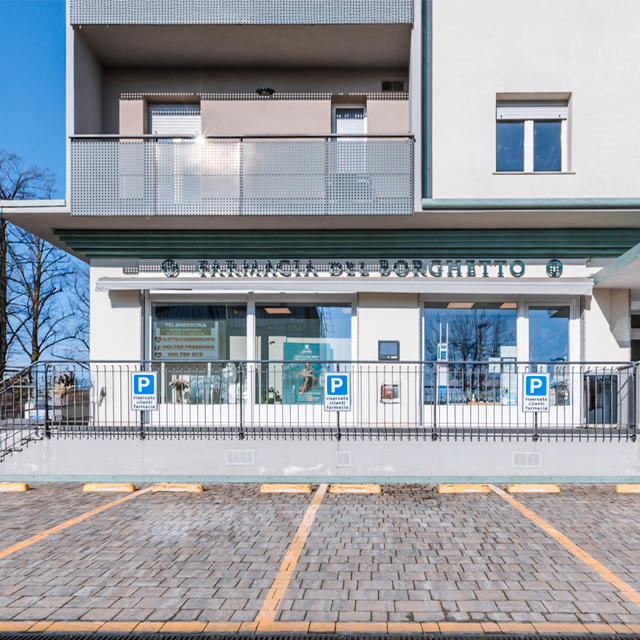 Esterno Farmacia